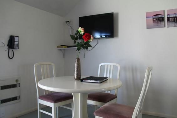 1-Bedroom Family Unit - Upstairs